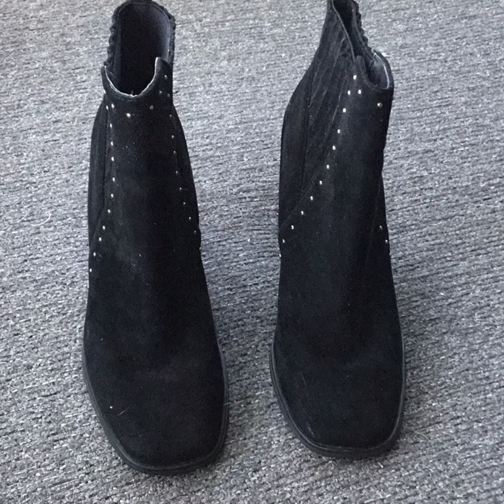Forever 21 Black Faux Suede Ankle Boots - 8